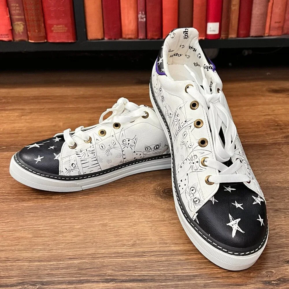NWOT Goby Cat Lace Up White Black Sneakers Sz 42 (11.5)